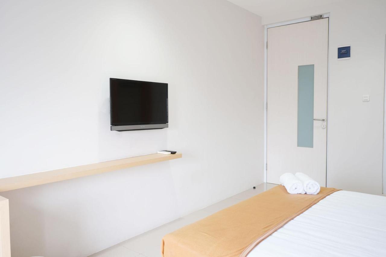 Urooms Senayan Jakarta Luaran gambar