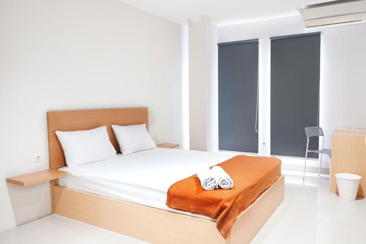 Urooms Senayan Jakarta Luaran gambar